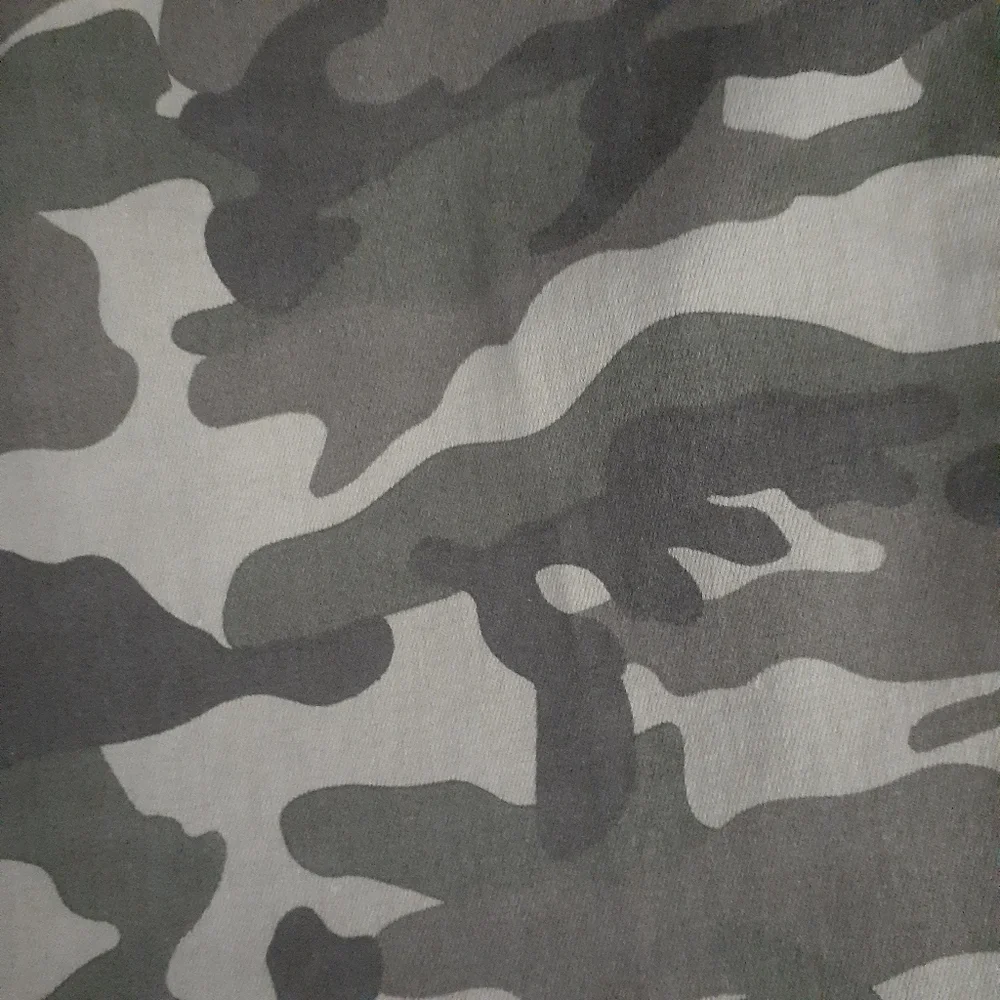 V.I.P. | Women's Camo Jeggings (size 9/10)